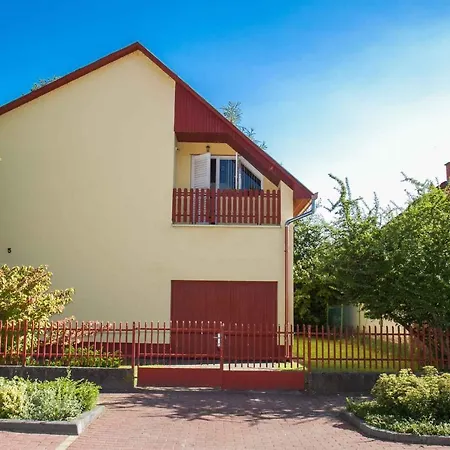 Holiday In 19300 Ferienhaus Balatonkeresztúr